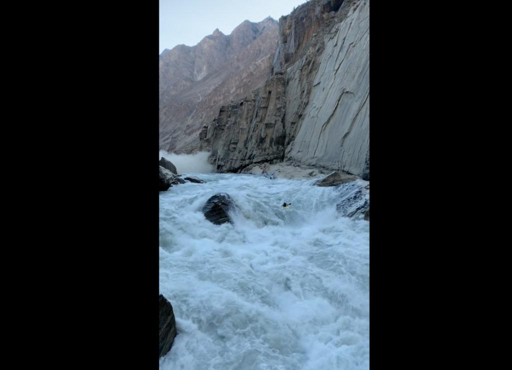 Ivan Kozlachkov runs three brothers rapid on the Indus River and about to get beat