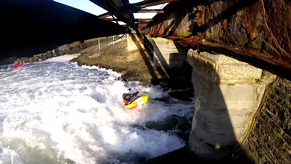 Simon Pink freestyle kayaking