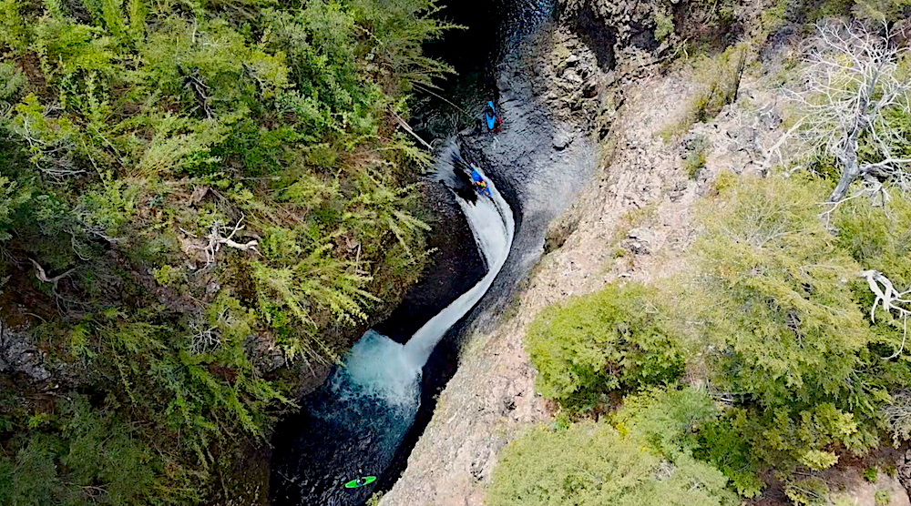 Follow a French crew, kayaking in the lava flow from Volcan Mondaca, the Rio Claro. Tristan Guyard sends the first descent in Riverboarding of this beauty.