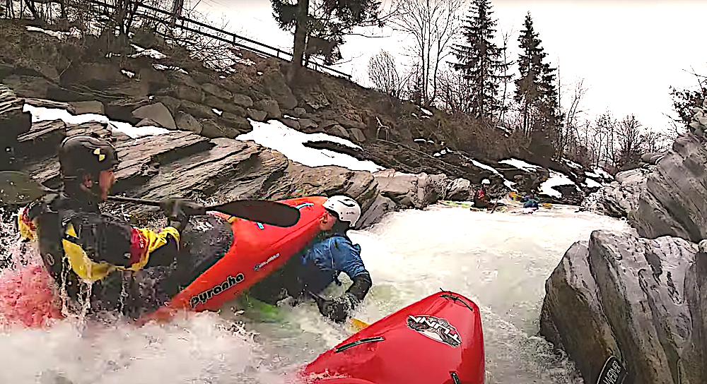 punished, hammered, ending or not with a swim. The winner becomes the King of Beatering. Rules: For a film to be accepted, no one must have been seriously injured in the footage shown (let’s keep it fun !…). ©kayak session publishing